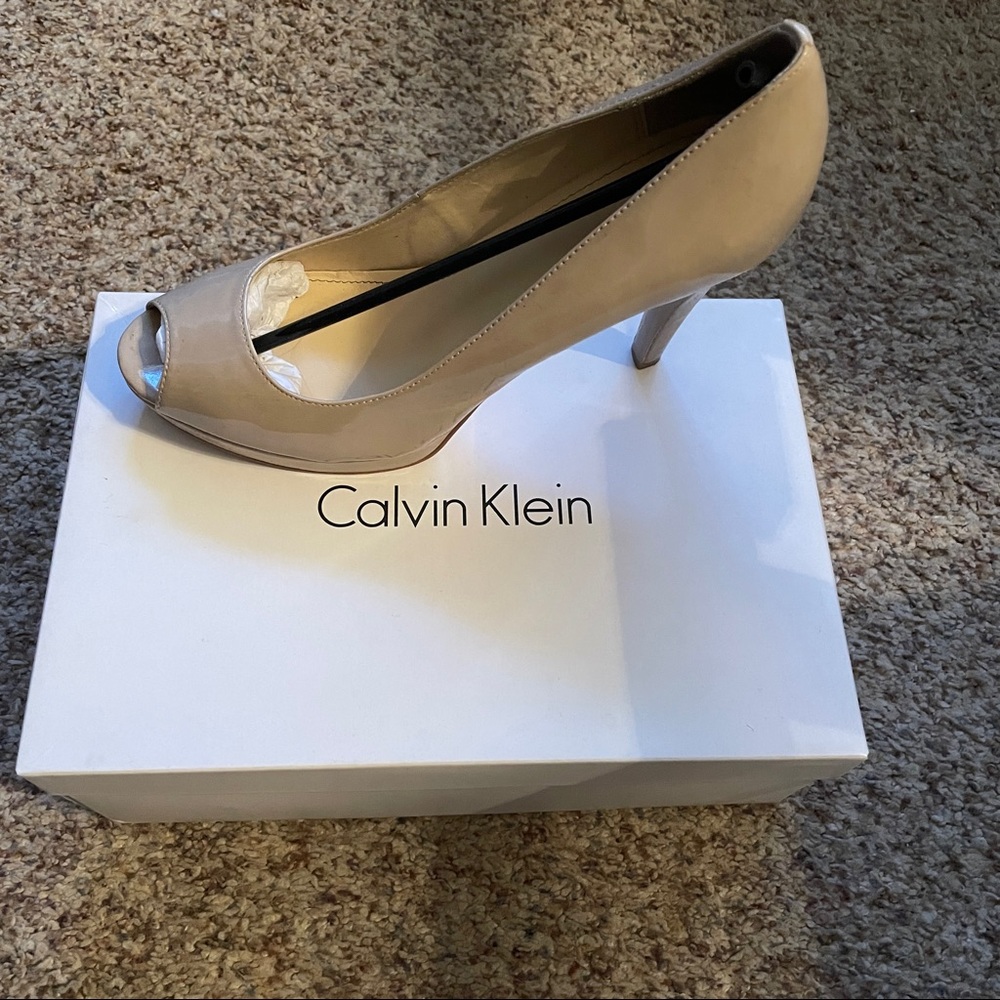 Calvin Klein Peep-toe Pumps
